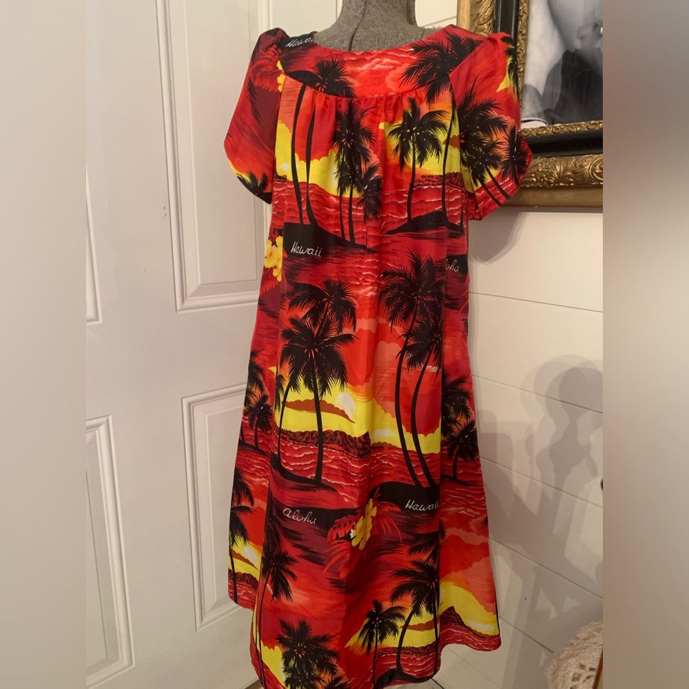 Aloha Hawaiian muu muu red yellow black orange